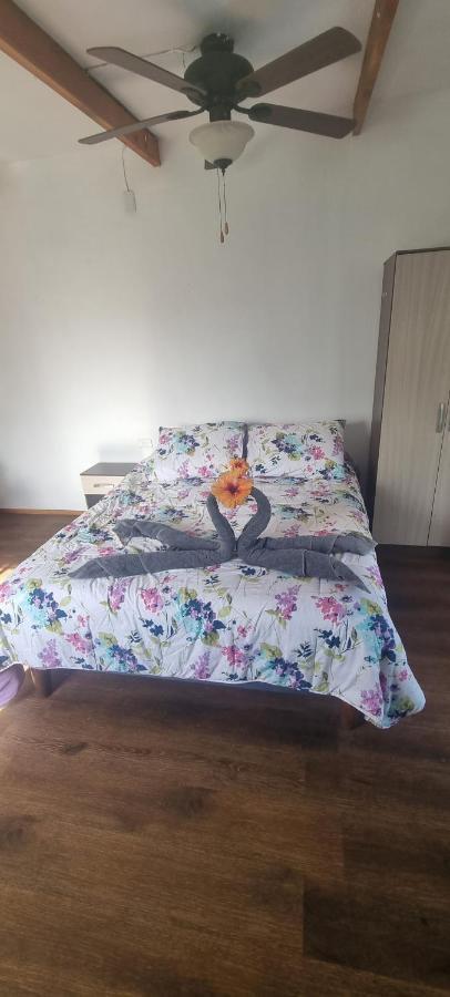 Apartamento Hostal Henua Roa 2 Hanga Roa Exterior foto